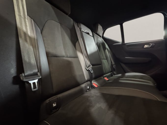 2025 Volvo Xc40