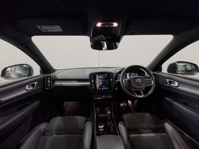 2025 Volvo Xc40