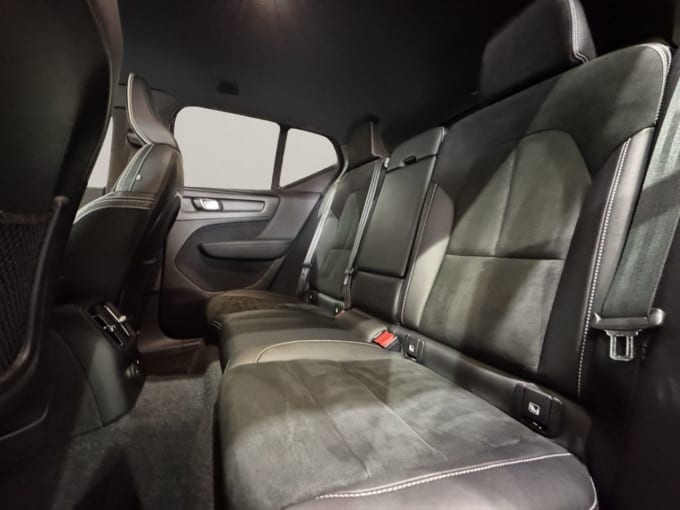 2025 Volvo Xc40