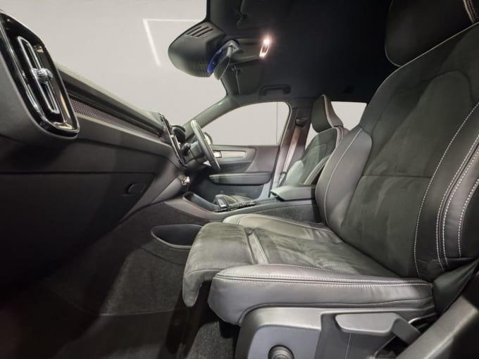 2025 Volvo Xc40