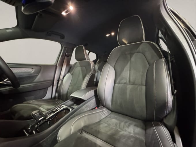 2025 Volvo Xc40