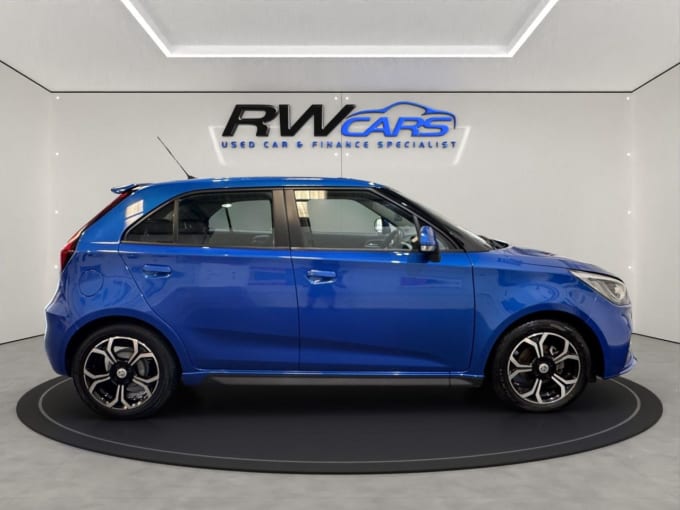 2025 Mg Mg3