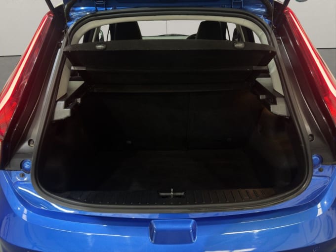 2025 Mg Mg3