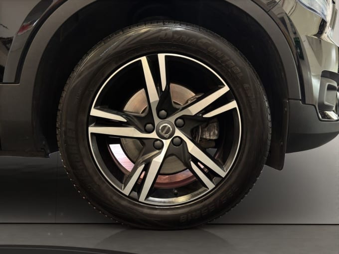 2025 Volvo Xc40