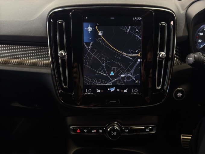 2025 Volvo Xc40