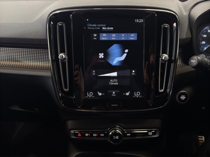 2025 Volvo Xc40