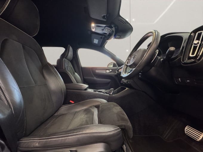 2025 Volvo Xc40