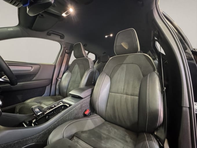 2025 Volvo Xc40
