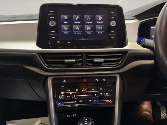 2025 Volkswagen T-roc
