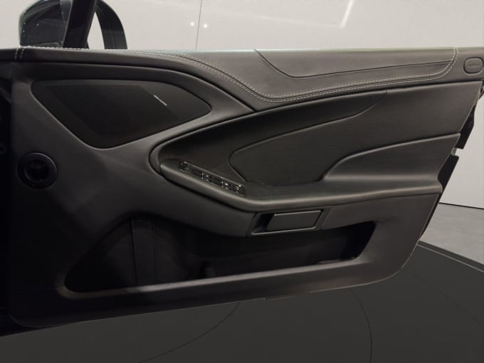 2025 Aston Martin Vanquish