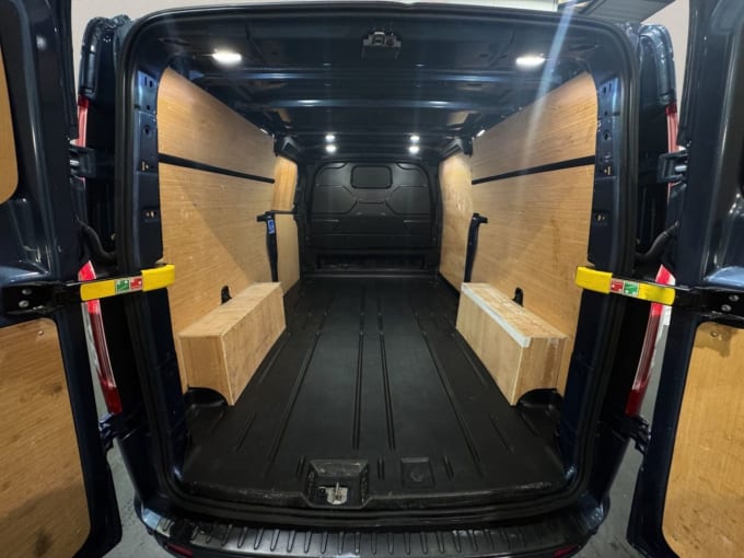 2025 Ford Transit Custom