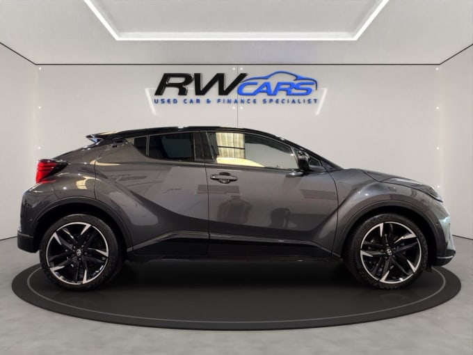 2025 Toyota C-hr
