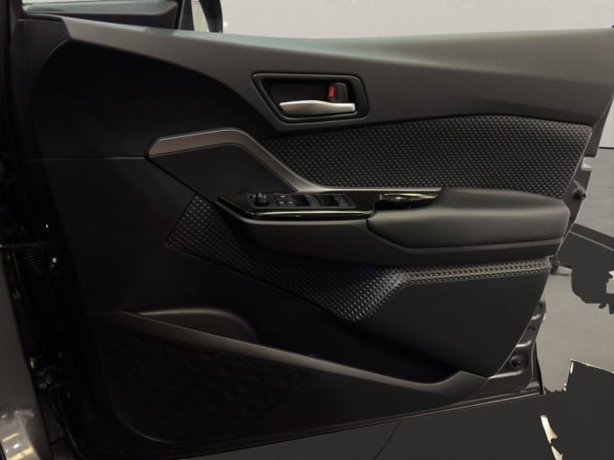 2025 Toyota C-hr