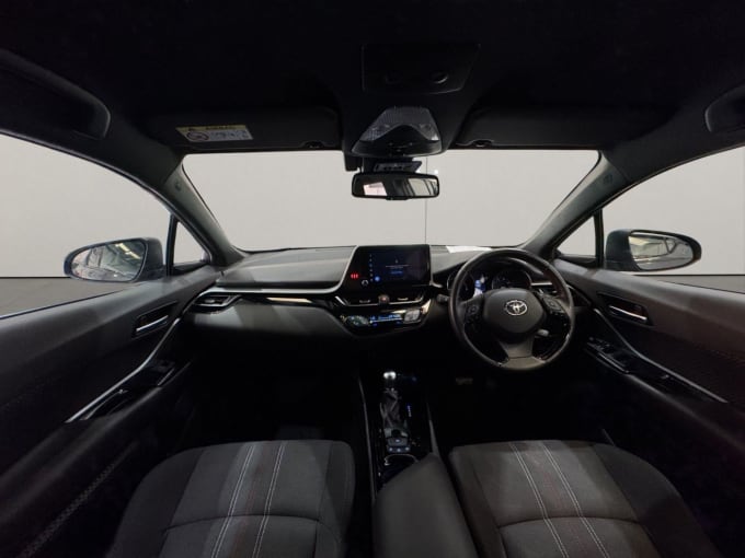 2025 Toyota C-hr