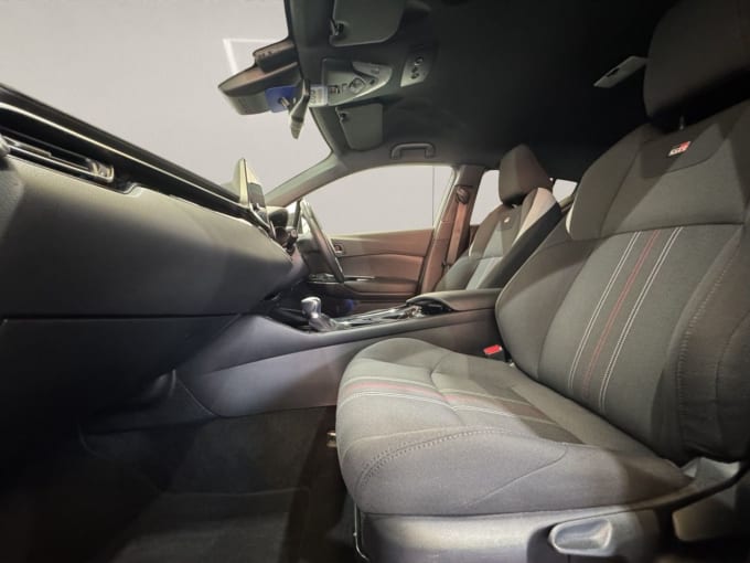 2025 Toyota C-hr