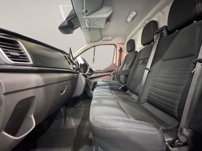 2025 Ford Transit Custom