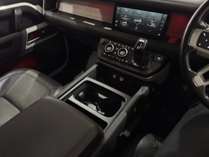 2025 Land Rover Defender