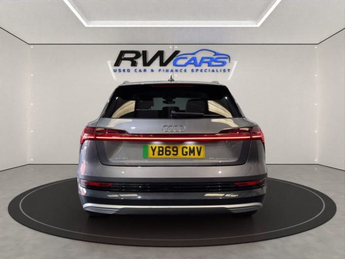 2025 Audi E-tron