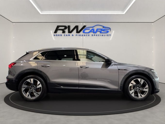 2025 Audi E-tron