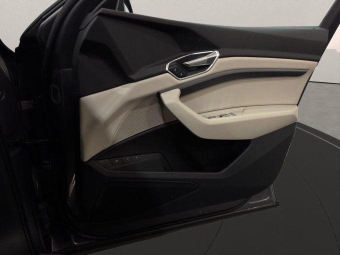 2025 Audi E-tron