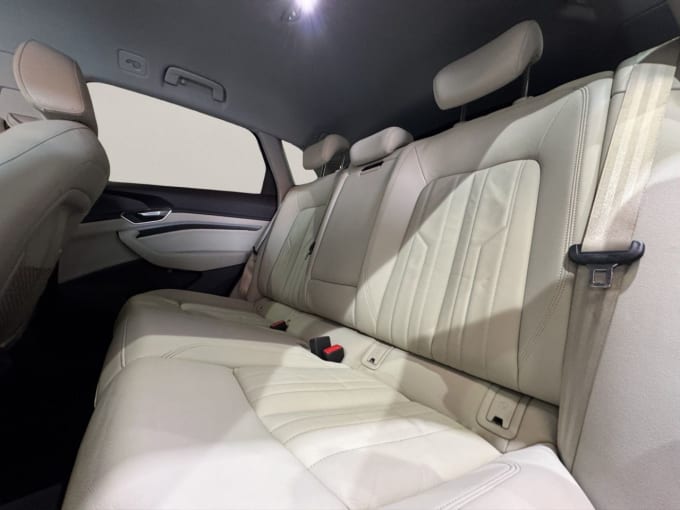 2025 Audi E-tron