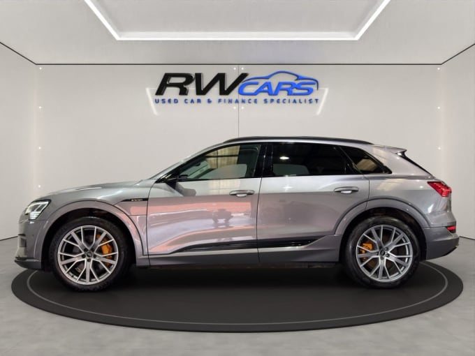 2025 Audi E-tron