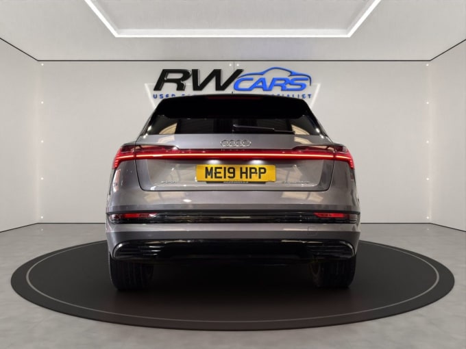 2025 Audi E-tron