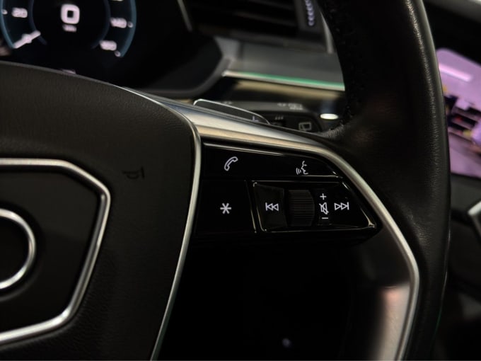 2025 Audi E-tron