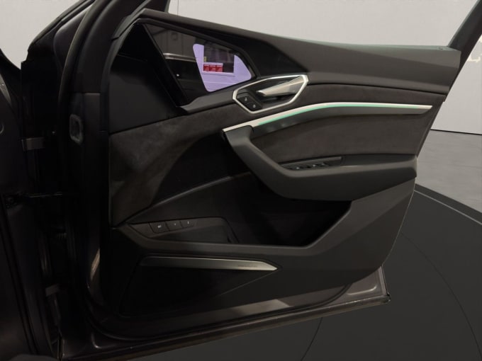 2025 Audi E-tron