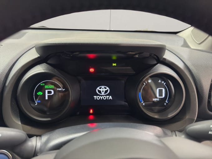 2025 Toyota Yaris Cross