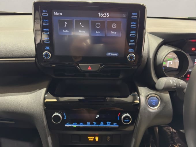 2025 Toyota Yaris Cross