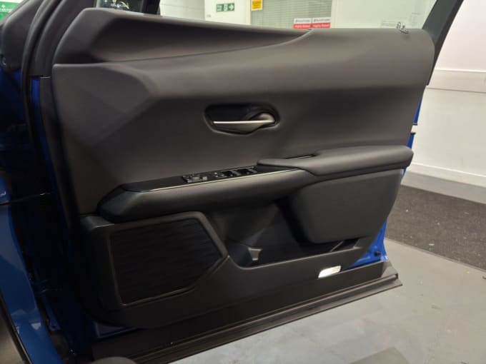 2025 Lexus Ux