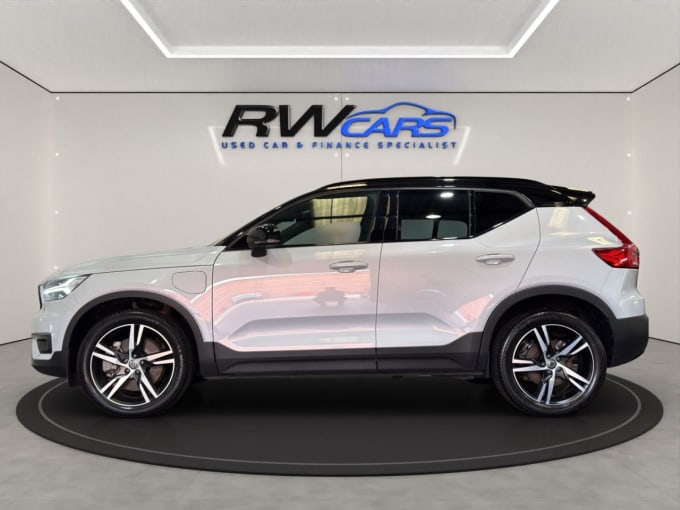 2025 Volvo Xc40
