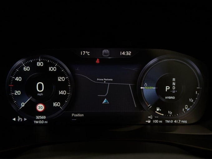 2025 Volvo Xc40