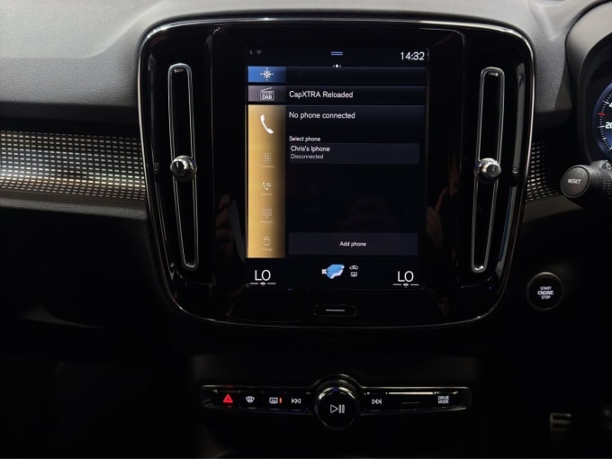 2025 Volvo Xc40