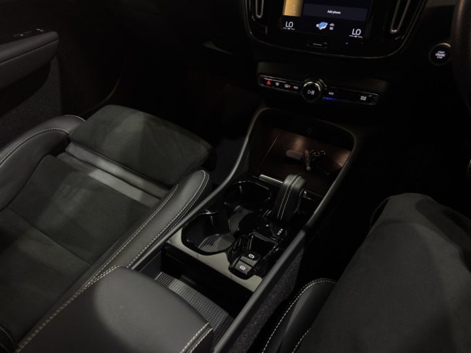 2025 Volvo Xc40