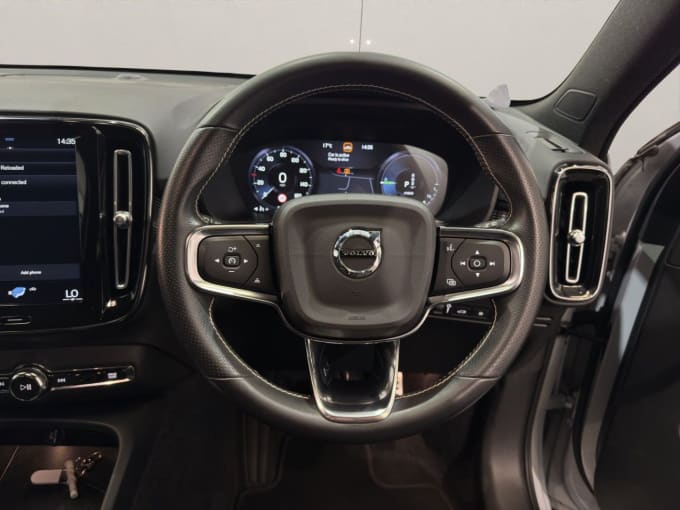 2025 Volvo Xc40