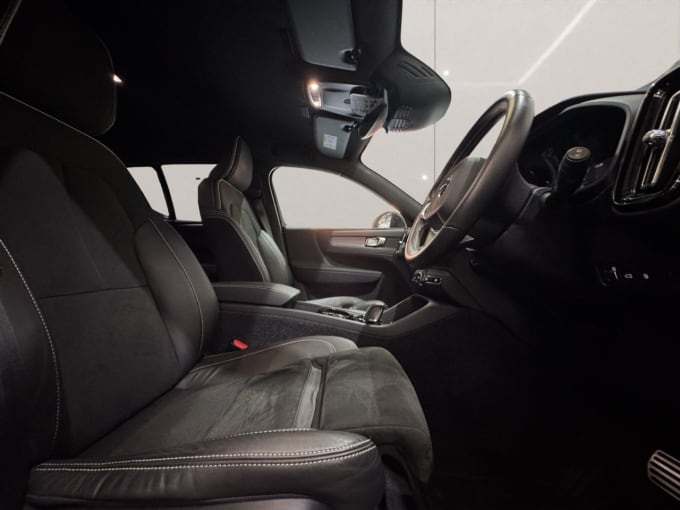 2025 Volvo Xc40