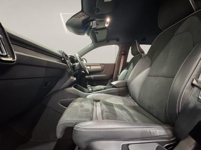2025 Volvo Xc40