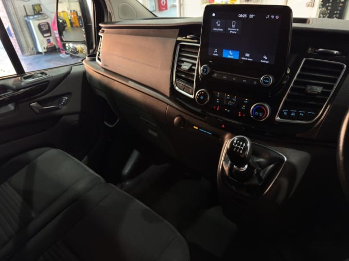 2025 Ford Transit Custom