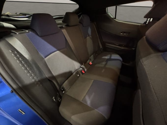 2025 Toyota C-hr