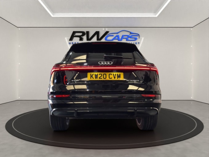 2025 Audi E-tron