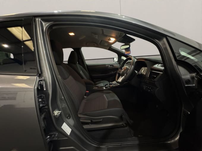 2025 Nissan Leaf