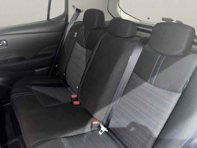 2025 Nissan Leaf