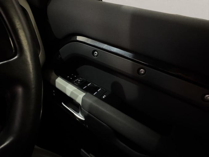 2025 Land Rover Defender