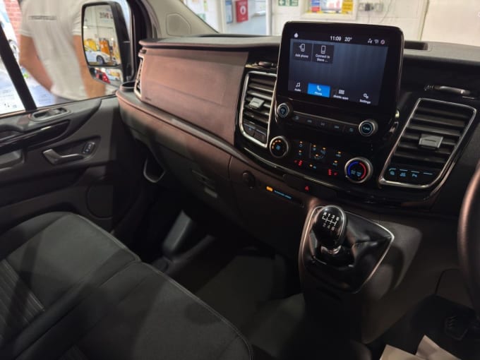 2025 Ford Transit Custom