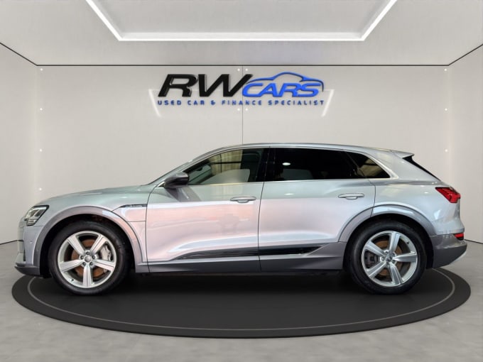 2025 Audi E-tron