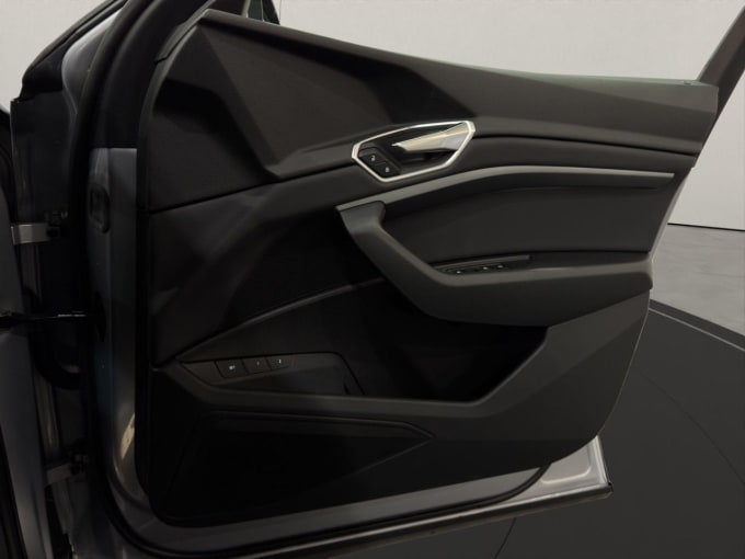 2025 Audi E-tron