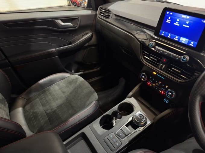 2025 Ford Kuga
