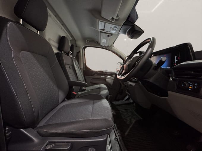 2025 Ford Transit Custom